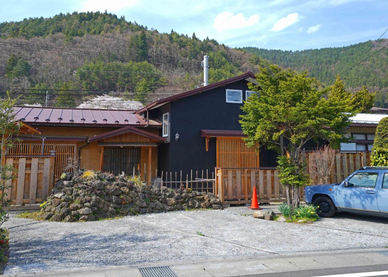 Vila つるば舎 Fudžijošida Exteriér fotografie